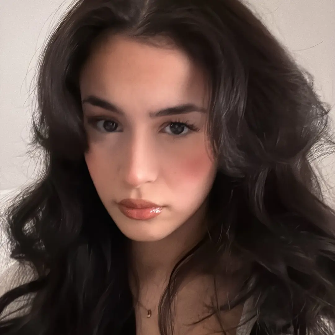 L  E  Y  L  A🐣's avatar