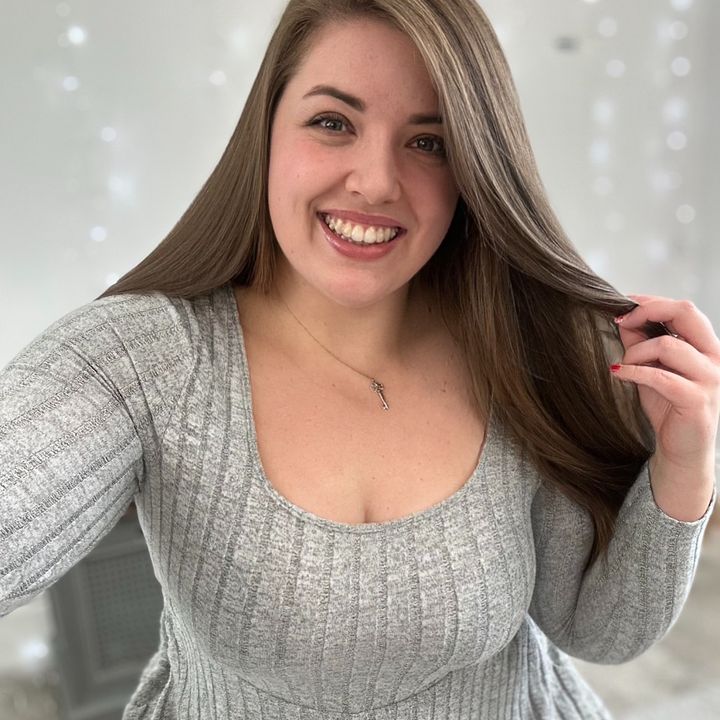 𝒜𝓂𝒷𝑒𝓇 𝐿𝑜𝓊𝒾𝓈𝑒 (@amberhunbun) - Urlebird